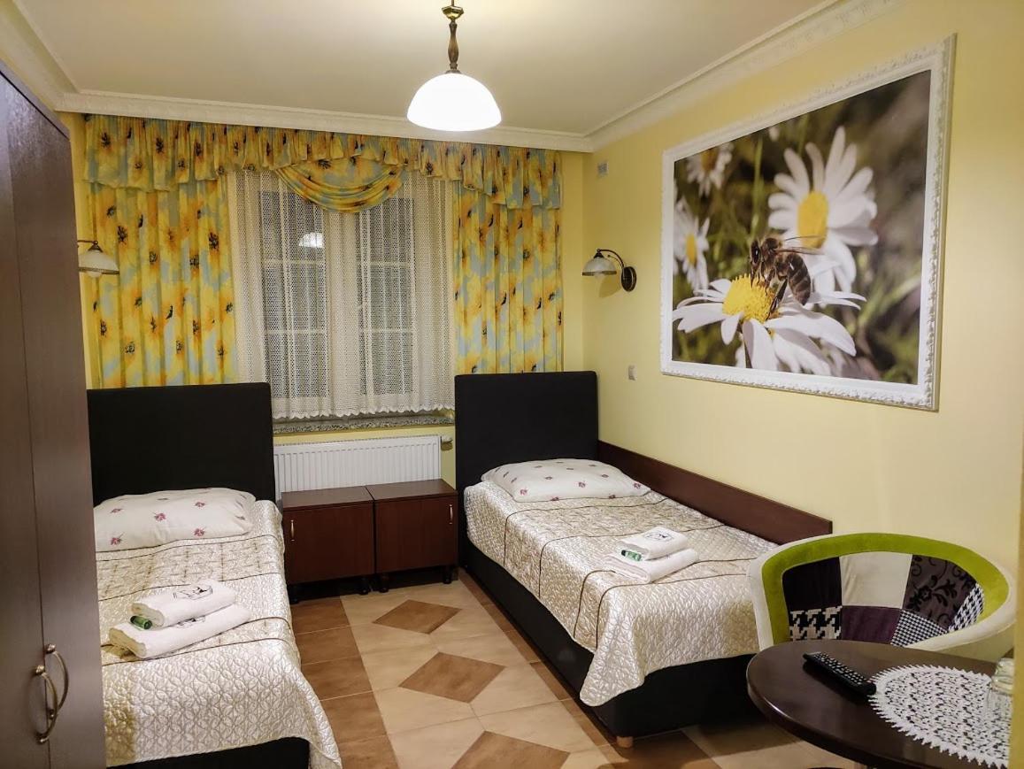 Dwor Bartnika Bed & Breakfast Narewka Dış mekan fotoğraf