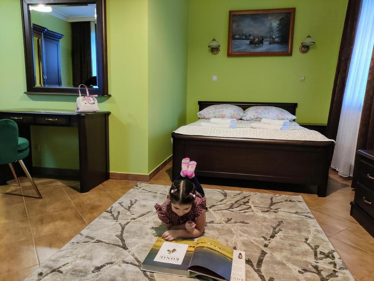 Dwor Bartnika Bed & Breakfast Narewka Dış mekan fotoğraf