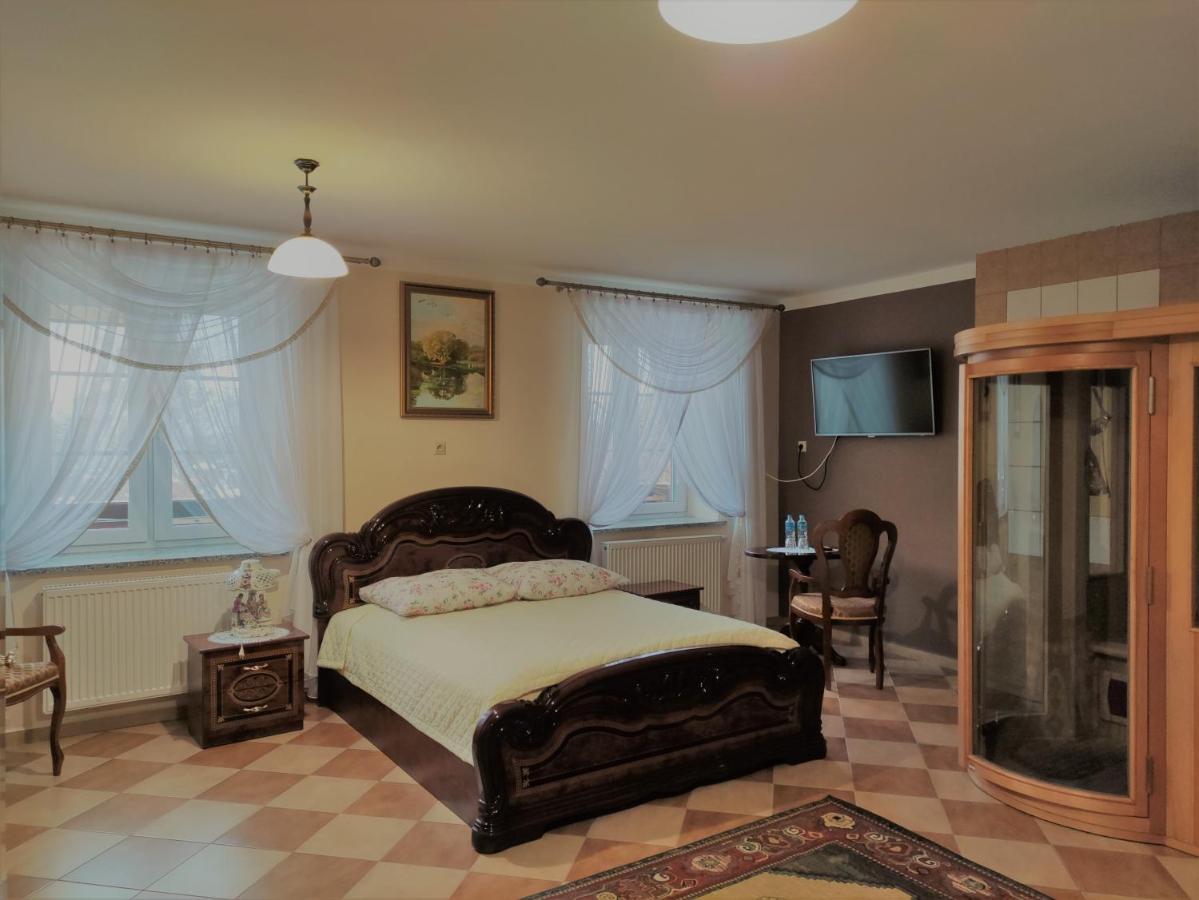 Dwor Bartnika Bed & Breakfast Narewka Dış mekan fotoğraf