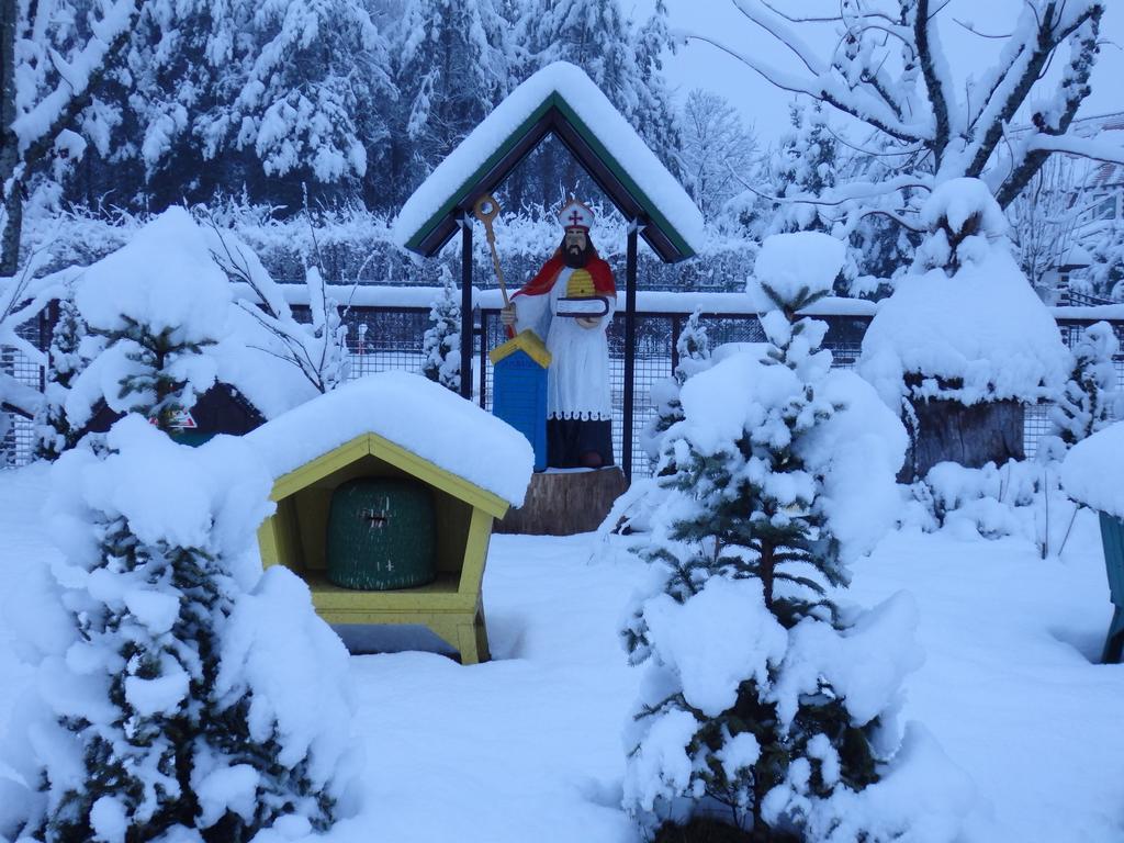 Dwor Bartnika Bed & Breakfast Narewka Dış mekan fotoğraf